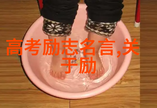 温暖人心的教书者小学生画作让他成名但他更在意的是孩子们的笑容