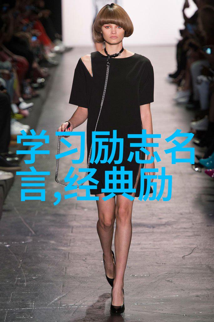 在黑暗的军营中恶魔军官拥有一只神秘而可怕的囚宠它被认为是古老咒语中的产物