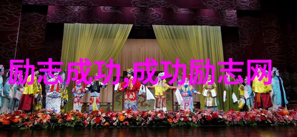 中国典型人物励志故事200字-逆袭的铁匠一个普通村民的钢铁梦