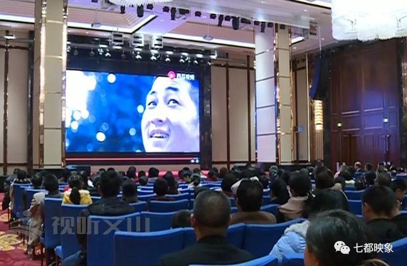 中国最励志的人_激人奋进的七个经典励志故事_校园励志小品剧本4人