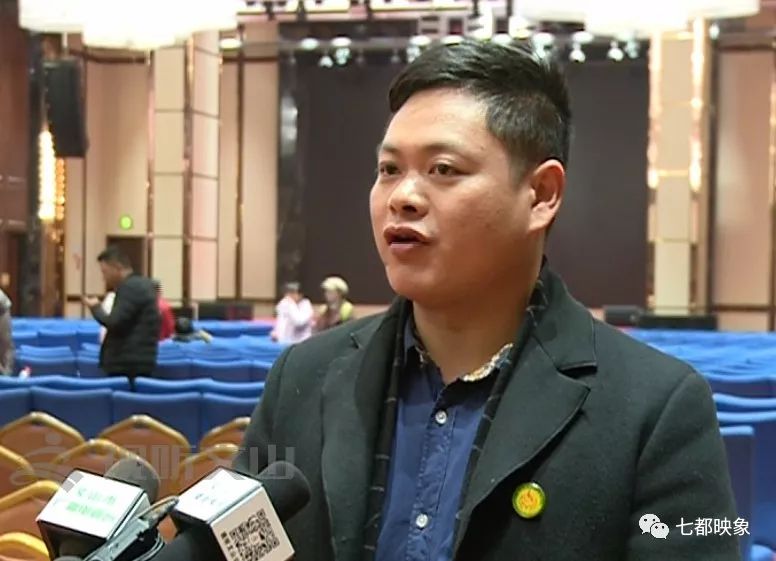校园励志小品剧本4人_中国最励志的人_激人奋进的七个经典励志故事