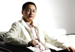 飞科集团董事长李丐腾每一个面容干净的男人背